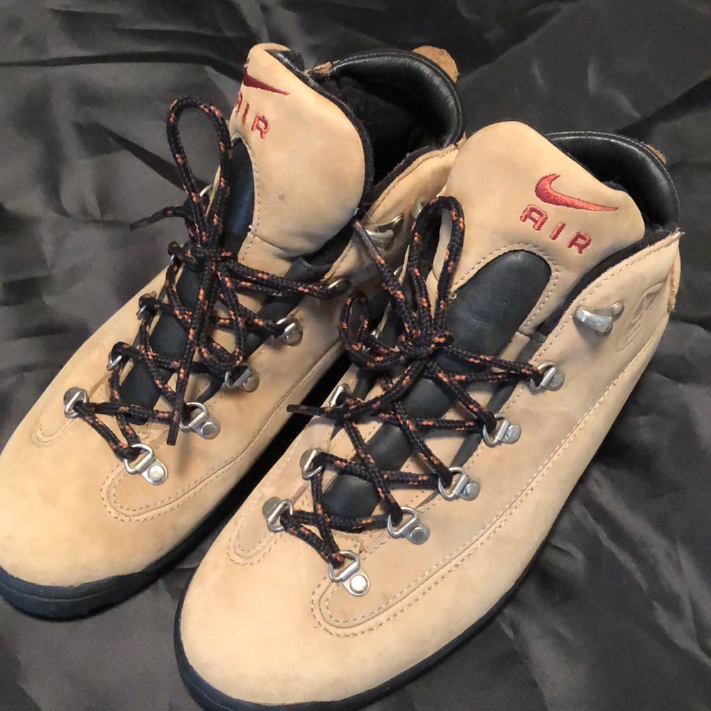Nike Air snow/hiking boots